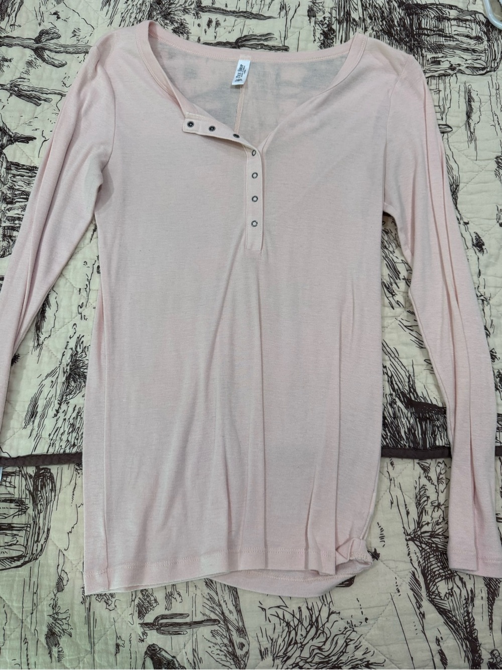 Women's Long-Sleeve Snap Henley Top — Pale Pink